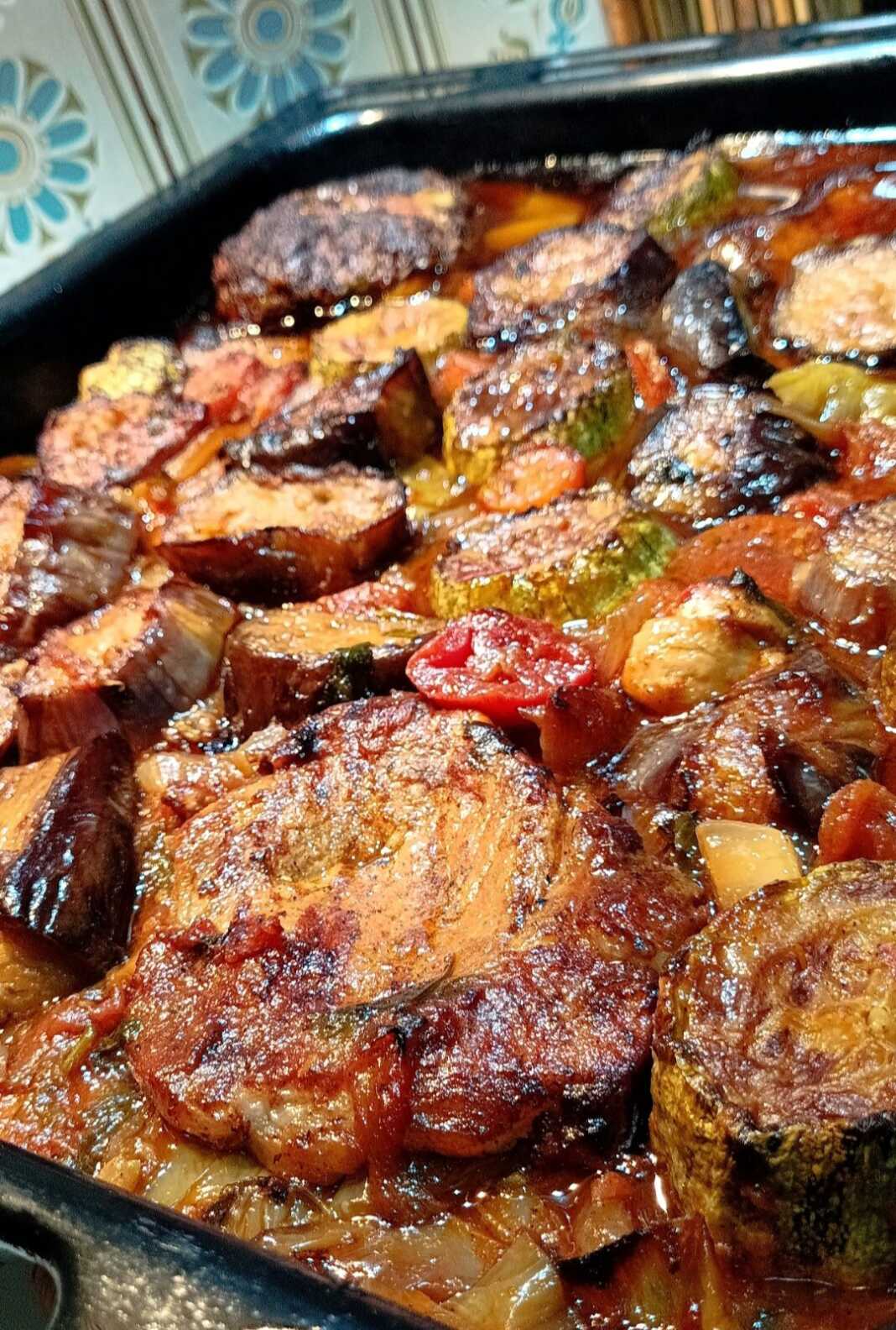 Μπριάμ με Χοιρινά Μπριζολάκια