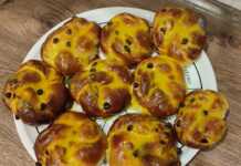 Αφράτα Μπριός με Σταφίδα και Γλάσο Πορτοκάλι Μπριός με σταφίδα και γλάσο πορτοκαλιού