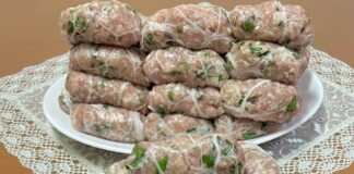 Φρεσκοψημένες σεφταλιές τυλιγμένες σε μπόλια, χρυσαφένιες και ζουμερές, σερβιρισμένες σε πιάτο μαζί με μαϊντανό