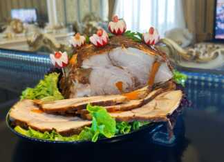 Χοιρινό Ψητό 5 Κιλών Γεμιστό με Σκόρδο και Καρότο(Ροστό)