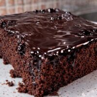 Σοκολατόπιτα Χωρίς Μίξερ: Η Απόλυτη Σοκολατένια Απόλαυση στο Λεπτό!