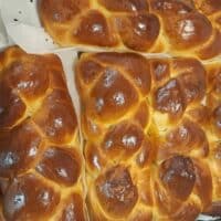 Τσουρέκια αφράτα και μυρωδάτα με πορτοκαλάδα