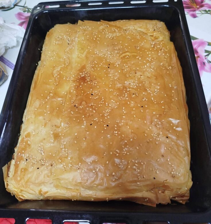Tυρόπιτα σουφλέ με φέτα, κατσικίσιο γιαούρτι και σόδα