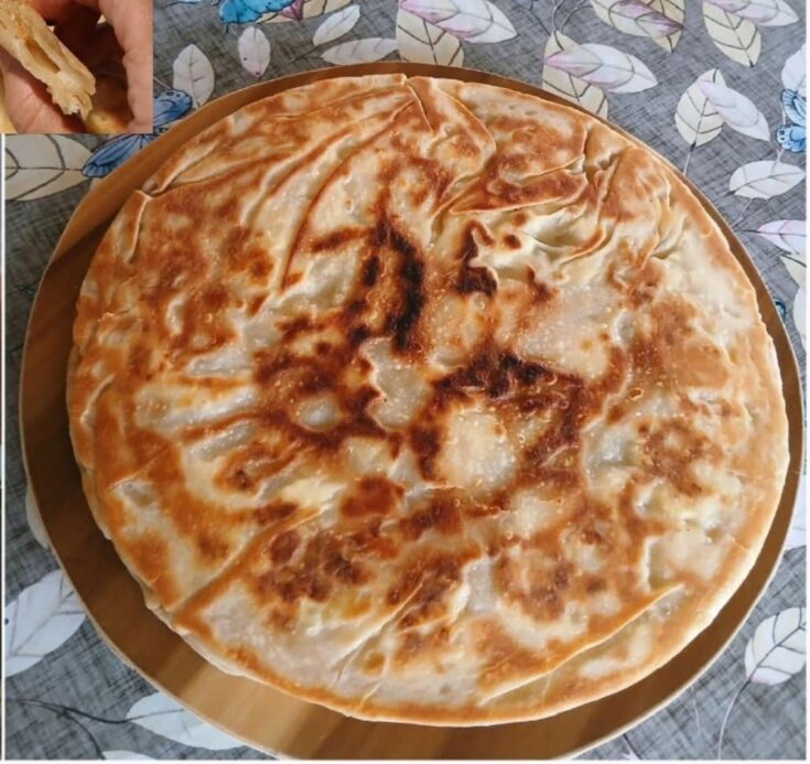 Λεπτή Τυρόπιτα με 3 χειροποίητα φύλλα 