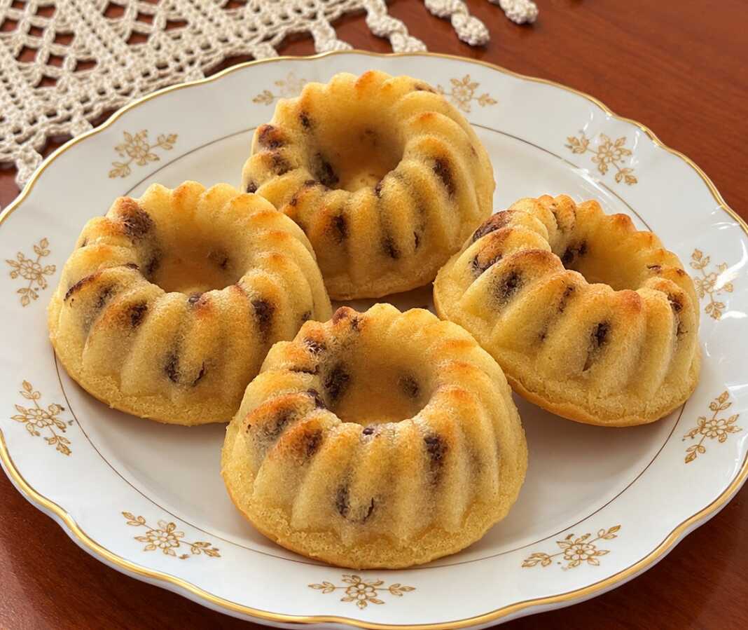 Νηστίσιμα muffins με σταφίδες και ξύσμα λεμονιού
