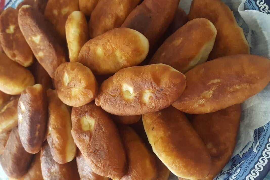 piroskiGiagias Τηγανητά πιροσκί με πατάτα και κρεμμύδι συνταγή της γιαγιάς