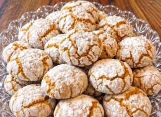 Μπισκότα Amaretti – Μαλακά, Μαστιχωτά και Γεμάτα Αμύγδαλο Ιταλικά μπισκότα Amaretti με ραγισμένη επικάλυψη ζάχαρης άχνης και μαλακό αμυγδαλένιο εσωτερικό